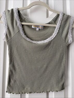 Sugar Moon Olive Ribbed Lace Trim Scoop Neck cropped Tank top shirt medium